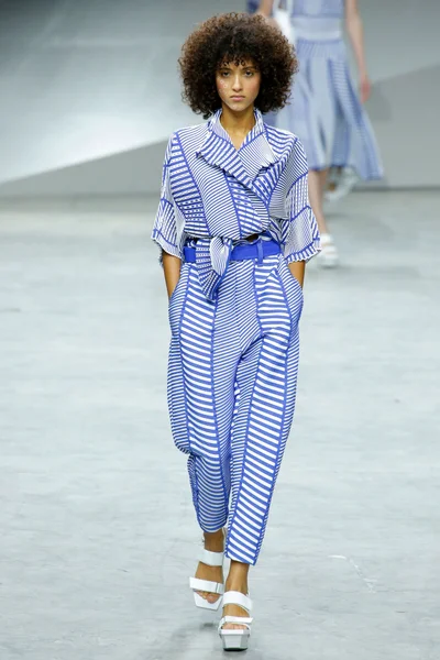 Look 26